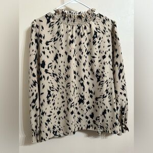 Women's Black and Cream Patterned Top
